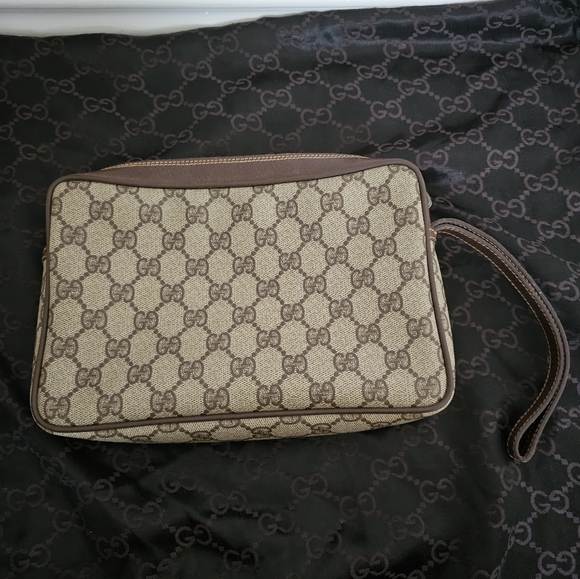 Authentic pre-owned vintage Gucci clutch/wristlet - Picture 2 of 5